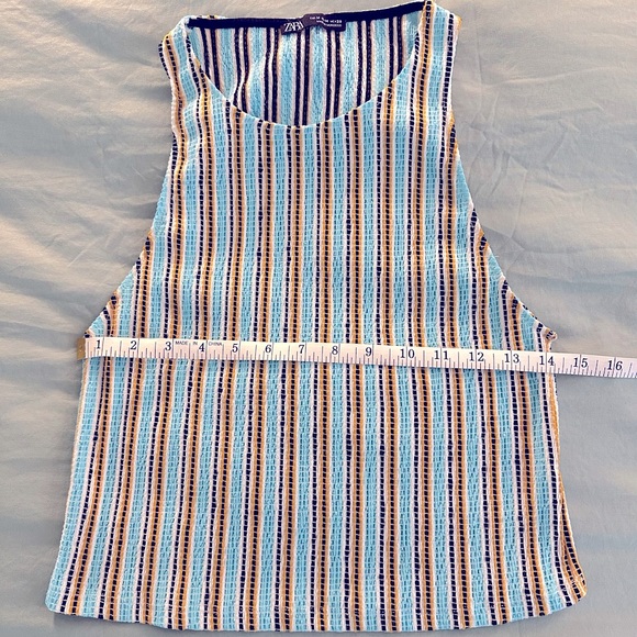 Patterned Crop top - Picture 2 of 4